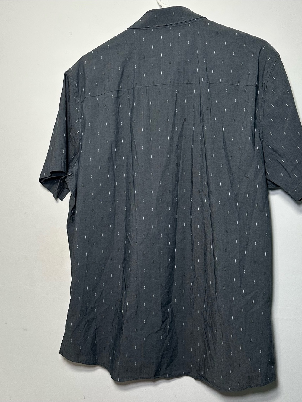 TravisMathew Men’s Gray Short Sleeve Button Front Shirt Geometric Print - Picture 14 of 15